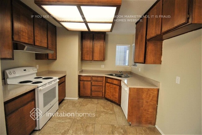 Building Photo - 14 La Jacque Ct