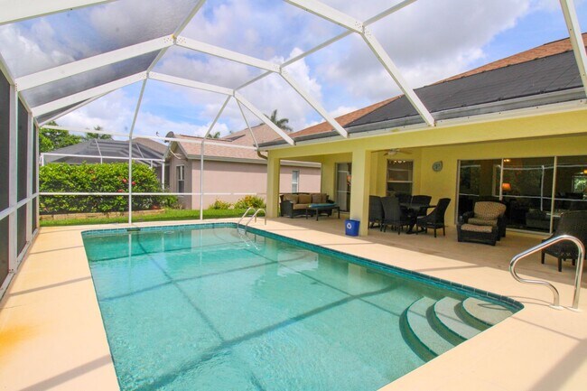 Foto del edificio - ** 4 BED-3 BATH PRIVATE SINGLE FAMILY POOL...