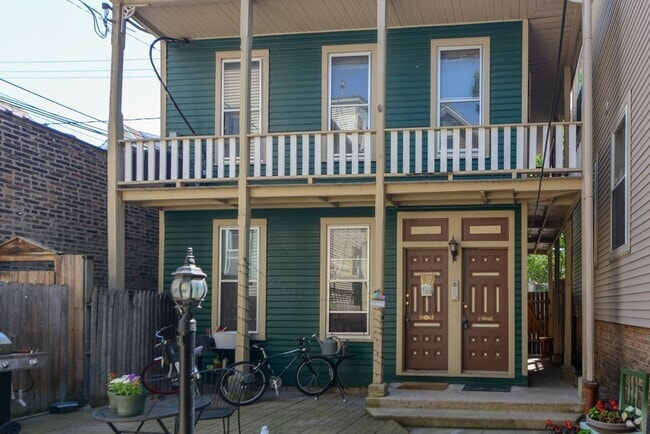 Building Photo - 3113 N Racine Ave