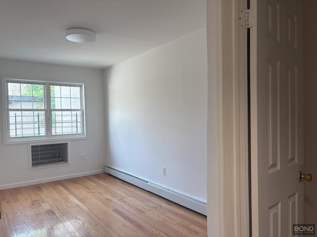 Building Photo - 395 E 49th St