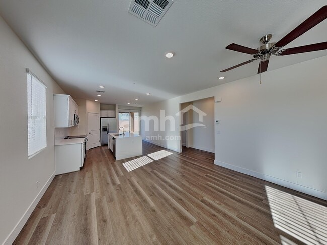 Building Photo - 670 Crimson Flare Ct