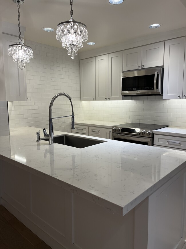 Foto del edificio - 5257 Radford Ave