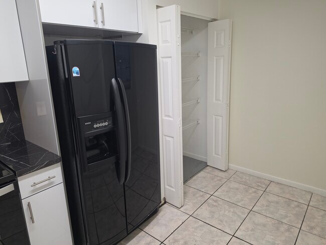 Cocina - 20805 NE 8th Ct