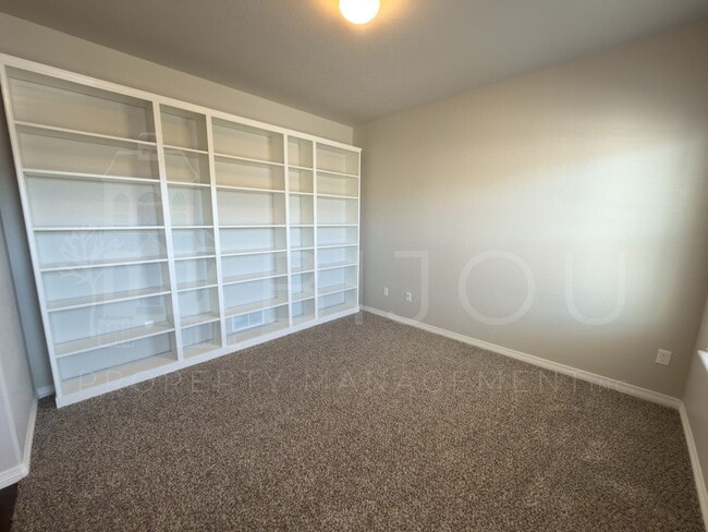 Building Photo - Peyton Four Bedroom Home