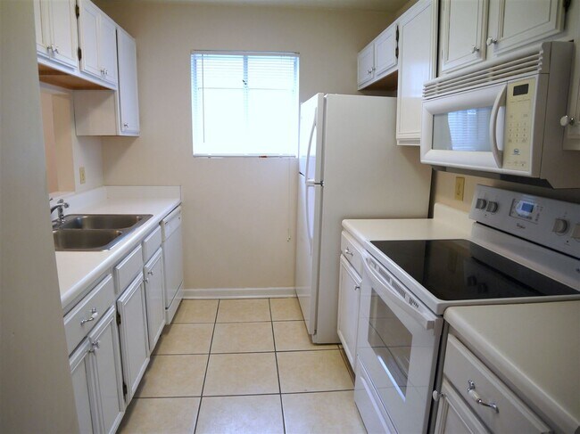 Foto del edificio - 428 Richview Park Cir W