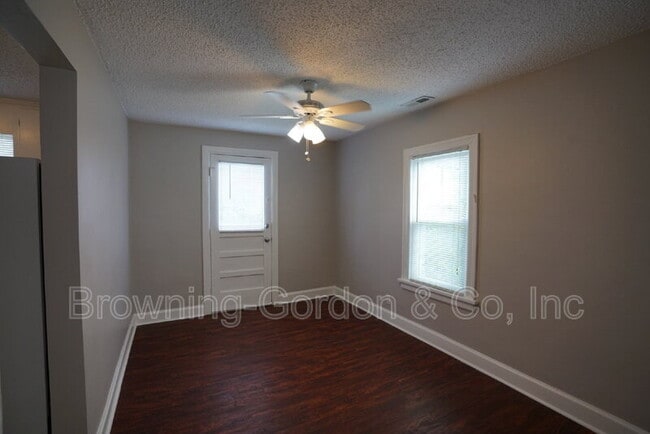 Building Photo - 2106 Eastwood Ave