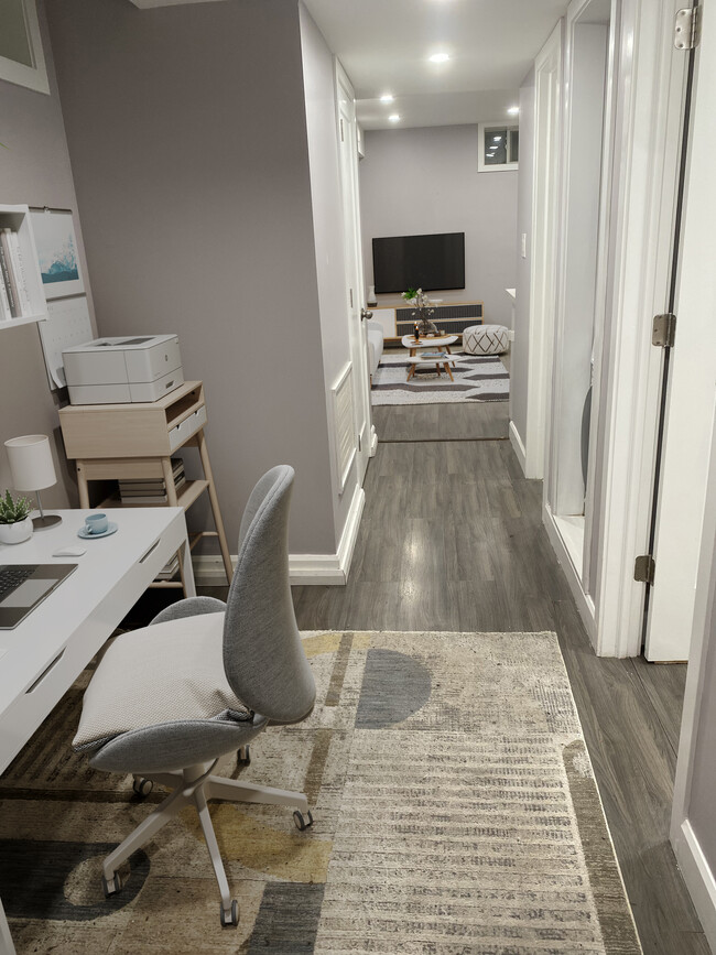 Building Photo - Stylish Comfort in the Heart of Roncesvall...