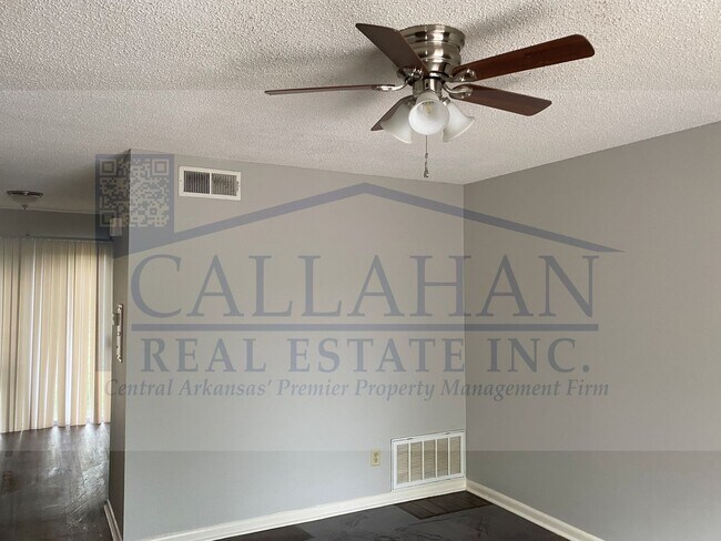 Foto del edificio - Duplex in NLR-Free Rent