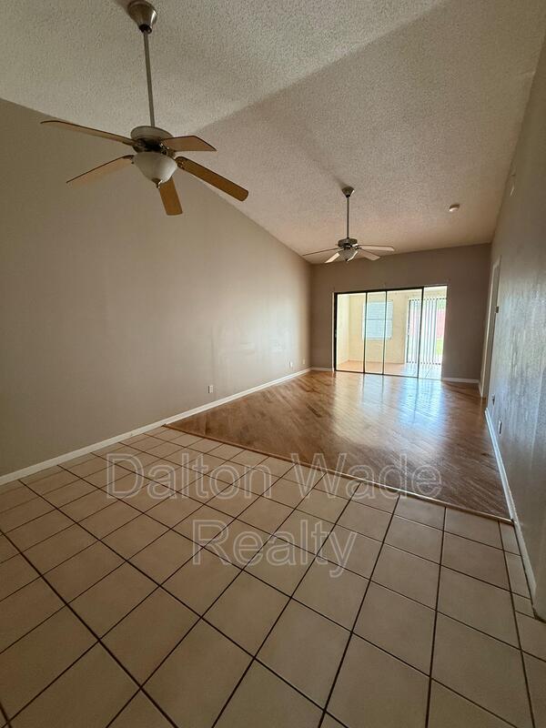 Foto del edificio - 2040 Sunset Grove Ln
