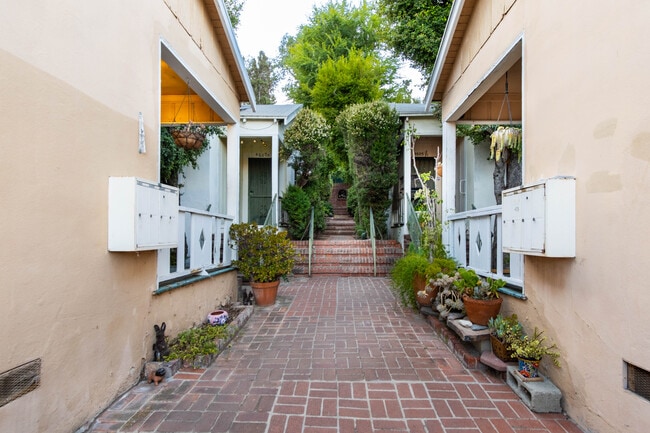 Building Photo - 4605 Marmion Way