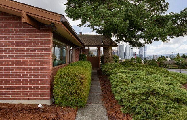 Building Photo - 9608 Hilltop Rd