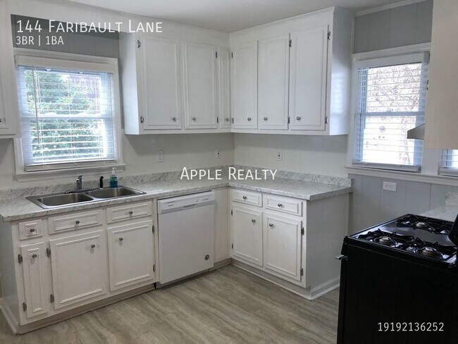Foto del edificio - 144 Faribault Ln