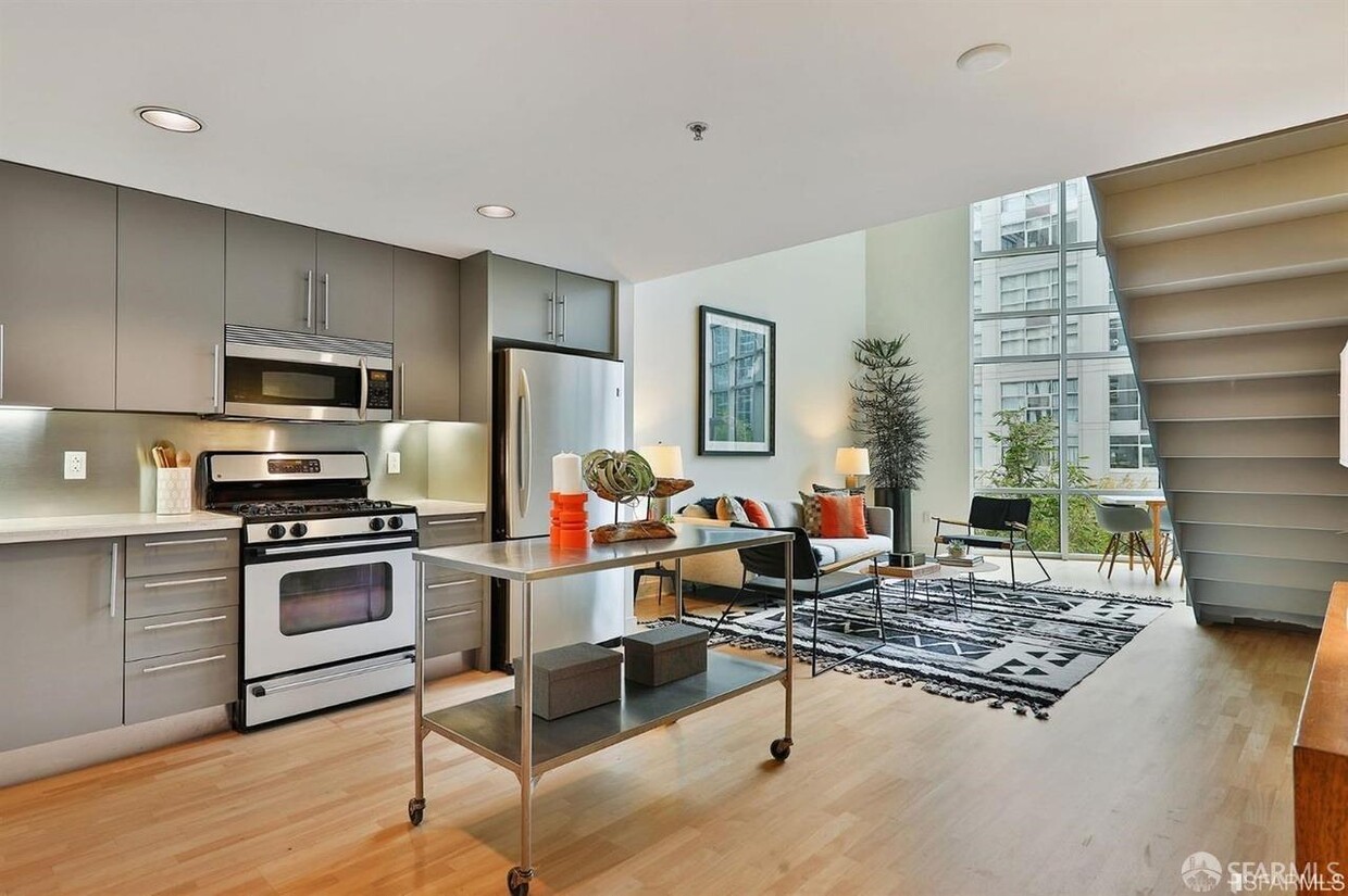 Primary Photo - 200 Brannan St
