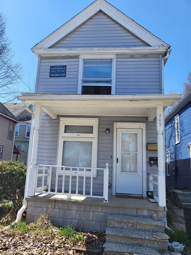 Foto principal - 2 br, 1 bath House - 209 Perrin St Apt #1