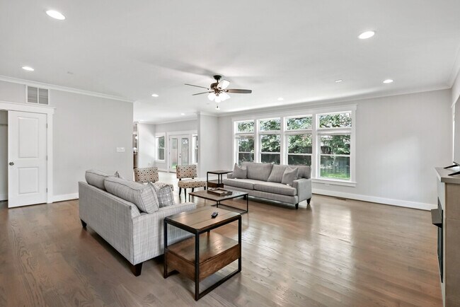 Building Photo - 2901 Random Rd