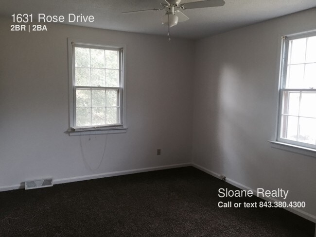 Building Photo - 1631 Rose Dr