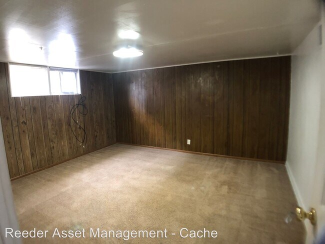 Building Photo - 44 E 600 N
