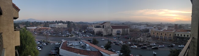 Foto del edificio - 1201 Alta Vista Dr