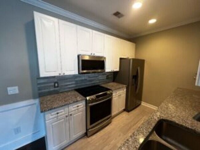 Foto del edificio - 1411 Belcourt Ln