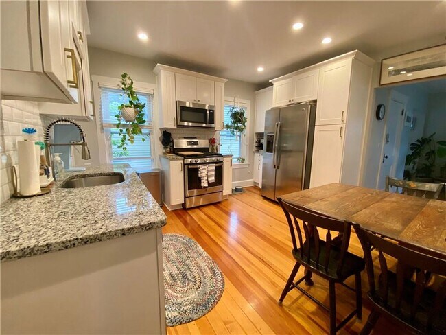 Foto del edificio - 9 Hall Ave