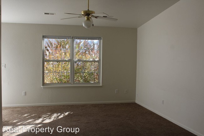 Building Photo - 1636-1638-1638 High Quest Cir