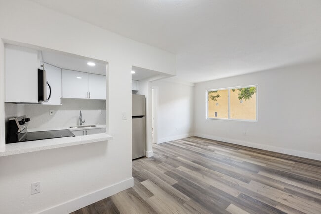 Foto del edificio - 1811 NW 19th Terr