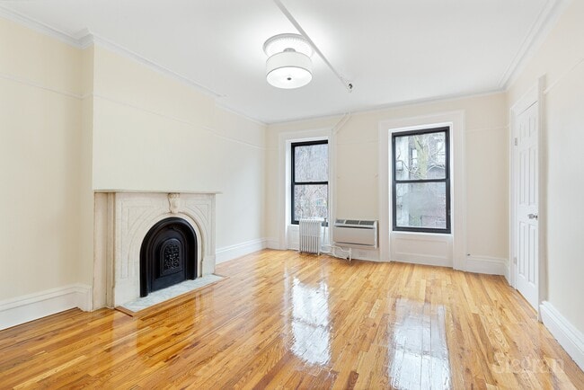 Foto del edificio - 244 Macon St