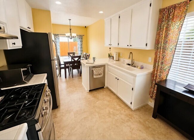 Foto del edificio - 3BD 2.5BA In Santa Maria, CA