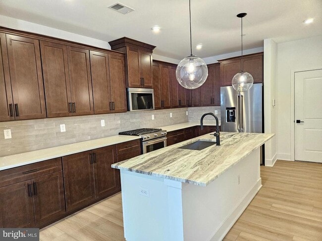 Foto del edificio - 18101 Donatello Dr