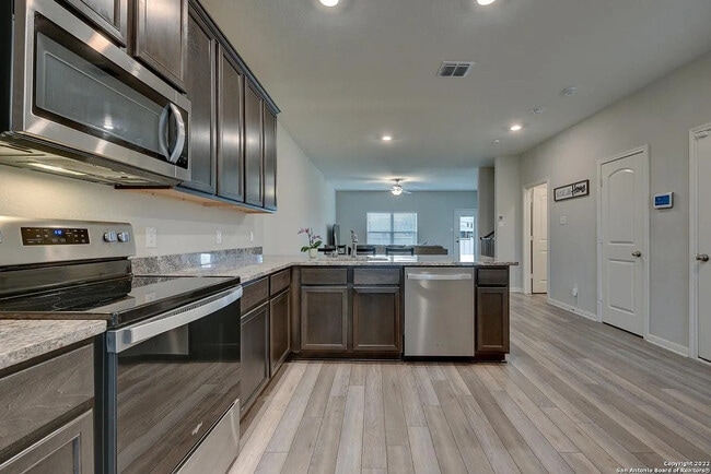 Foto del edificio - 6406 Underwood Way