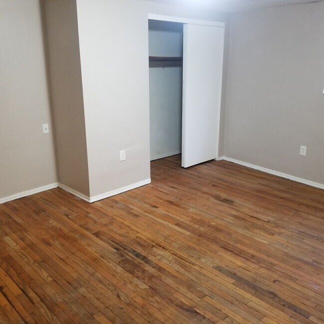 Foto del edificio - Conveniently Located 2 Bedroom Apartment in Millvale!