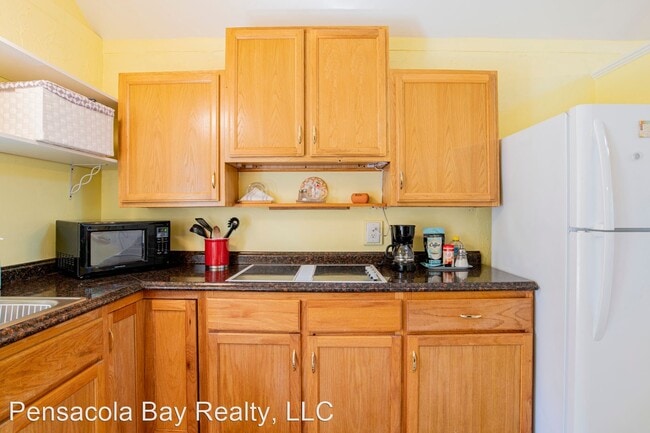 Building Photo - 1 br, 1 bath House - 9988 Hillview Drive