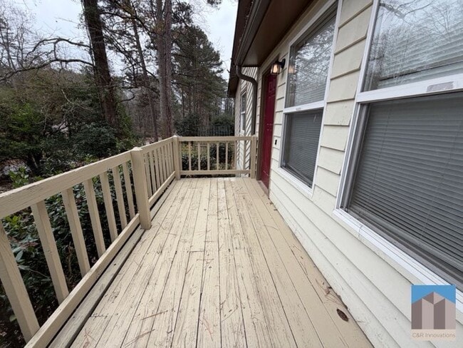 Building Photo - 804 Emerald Forest Cir