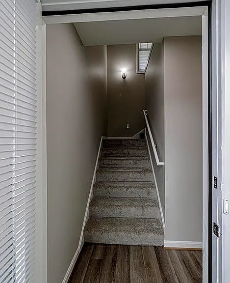 Photo - 6520 Brook Bend Way Unit 200, Louisville, KY 40229 Apartment