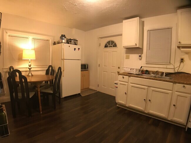 Foto del edificio - 1734 Olive St