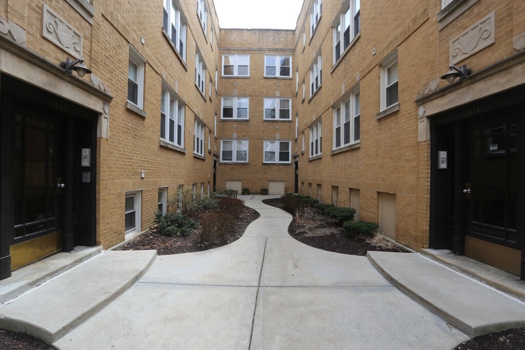 Foto principal - 3427 W Shakespeare Ave
