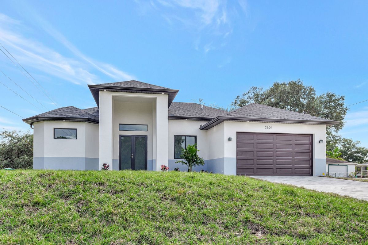 Foto principal - 2501 56th St SW