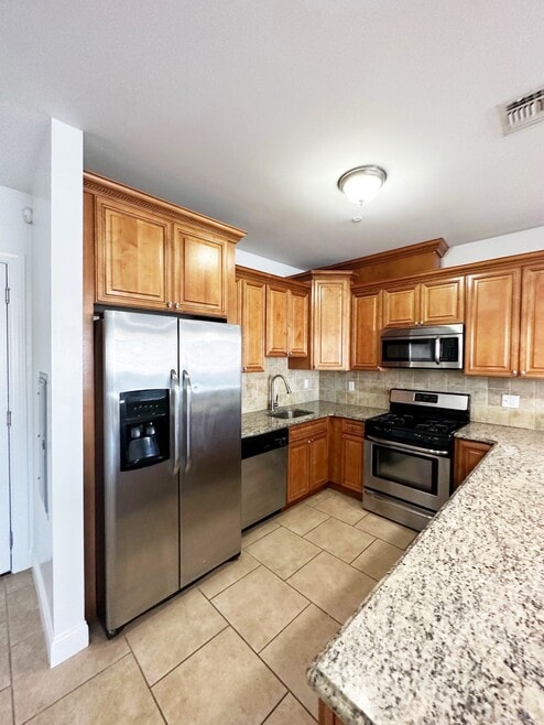 Building Photo - 68 West Utopia