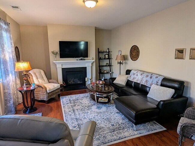 Building Photo - Build Equity While Leasing - Lease and Own...