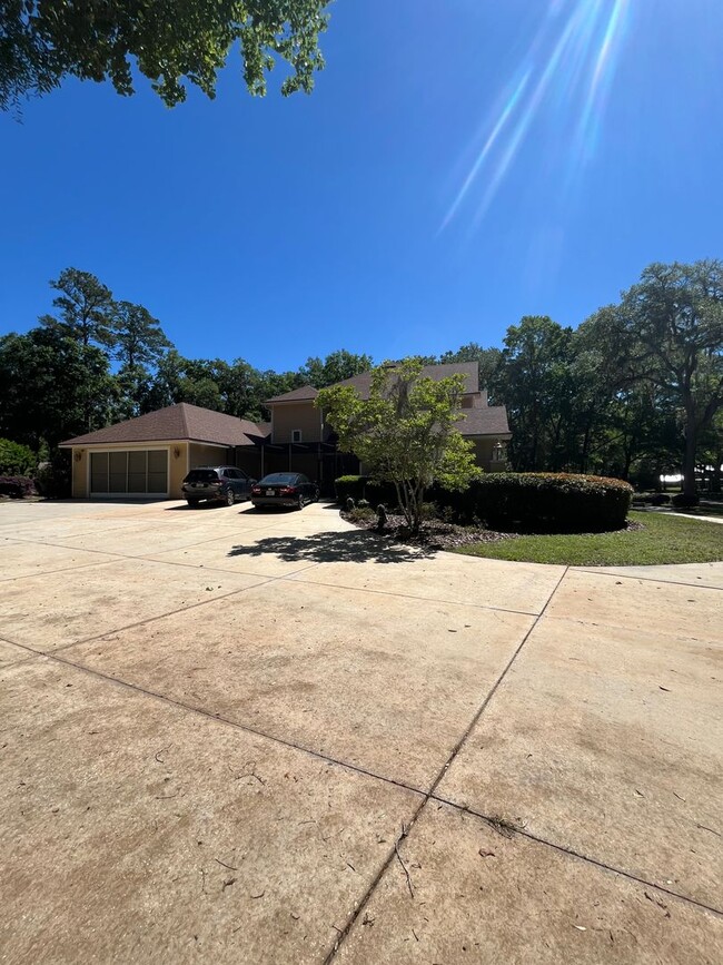 Building Photo - Beautiful 5/ 4.5 pool home in Shenandoah n...