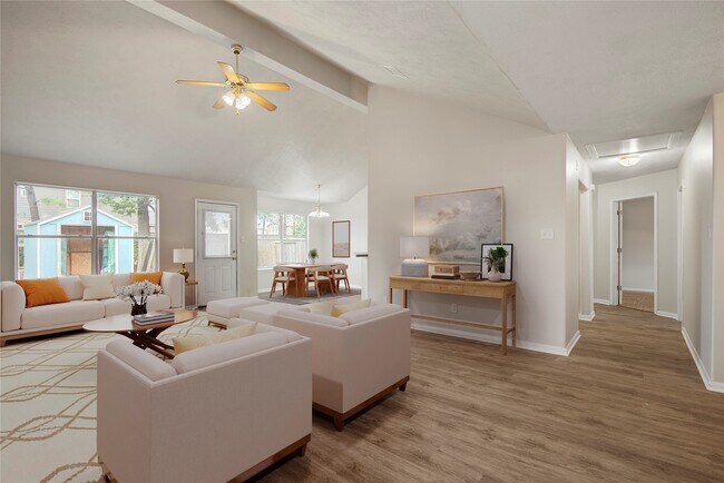 Foto del edificio - 16145 Sun View Ln