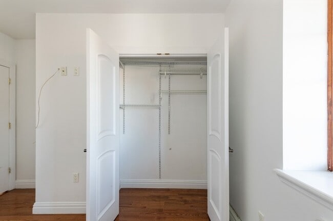 Foto del edificio - PERFECT ONE BEDROOM APT