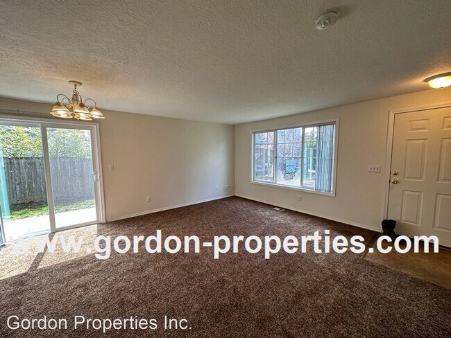 Building Photo - 3 br, 2.5 bath House - 5254 SE 73rd Ave