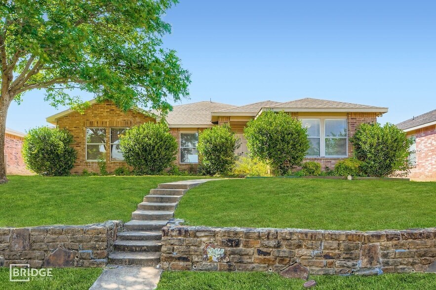 Primary Photo - 1395 Stewart Dr