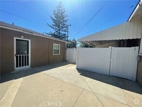Building Photo - 408 E Elm St