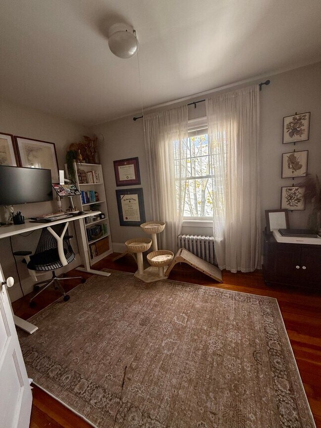 Building Photo - Great 2 Bedroom Located right in Harvard SQ