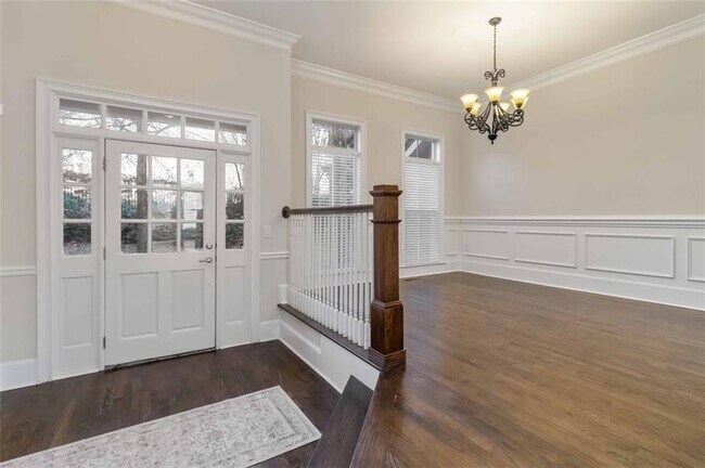 Foto del edificio - 5460 Glenridge View NE