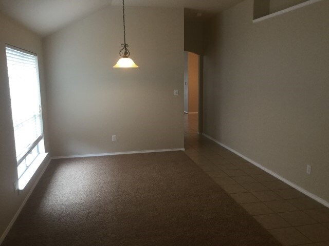 Building Photo - 6233 Brooklynn Dr