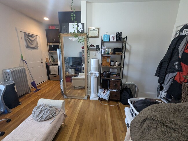 Foto del edificio - Fully Renovated Studio in Albany Park! Gre...