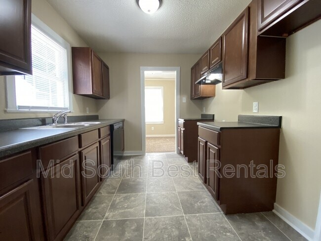 Building Photo - 603 Prothro St